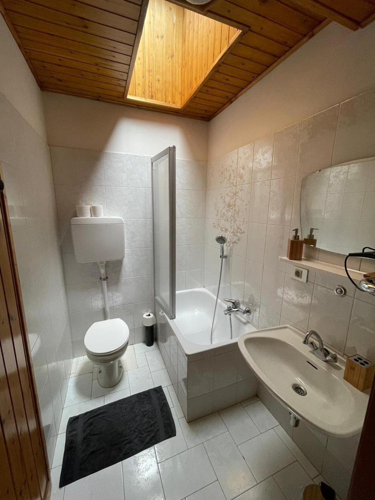 Hotel Picchio Rosso - Stanza Privata Con Bagno In Val Di Fassa Pera Exterior foto